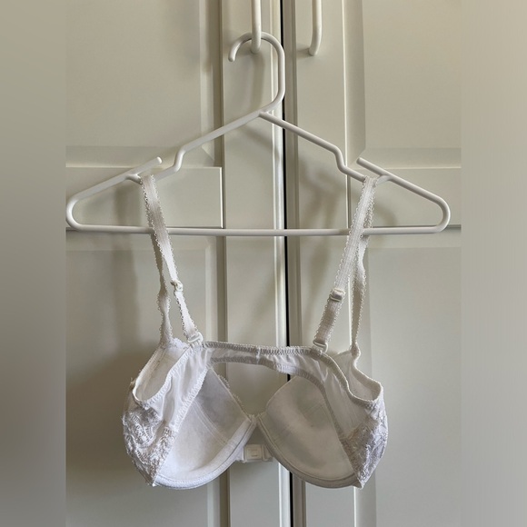 Vintage white lace bra with front closure - Picture 3 of 5